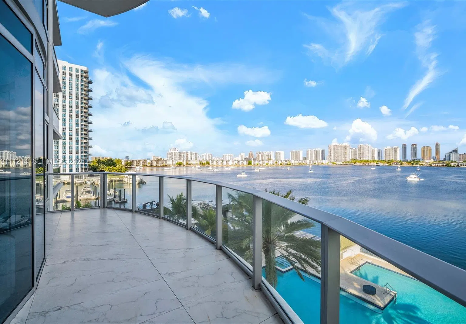 Marina Palms Residences S — Photo 1