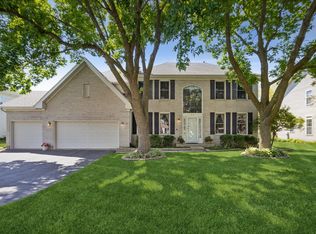 1616 Rolling Hills Dr, Crystal Lake, IL 60014