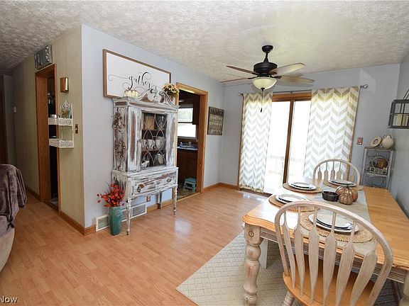 3rd image of 251 Hammersley Dr