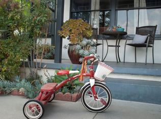 1915 Kenneth Way, Pasadena, CA 91103