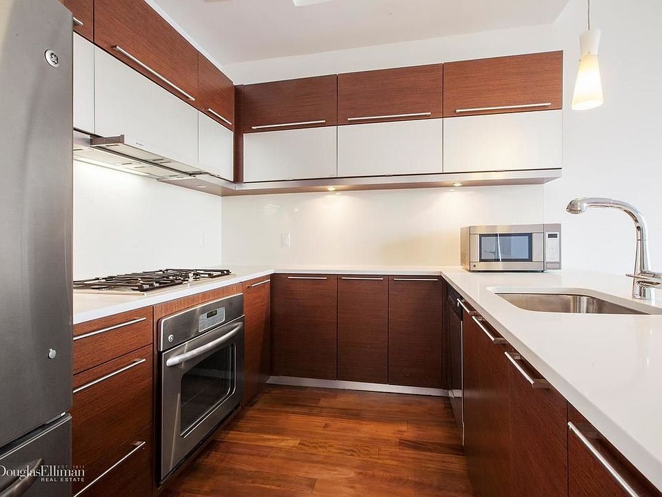 1st image of 4117 Crescent St #3G