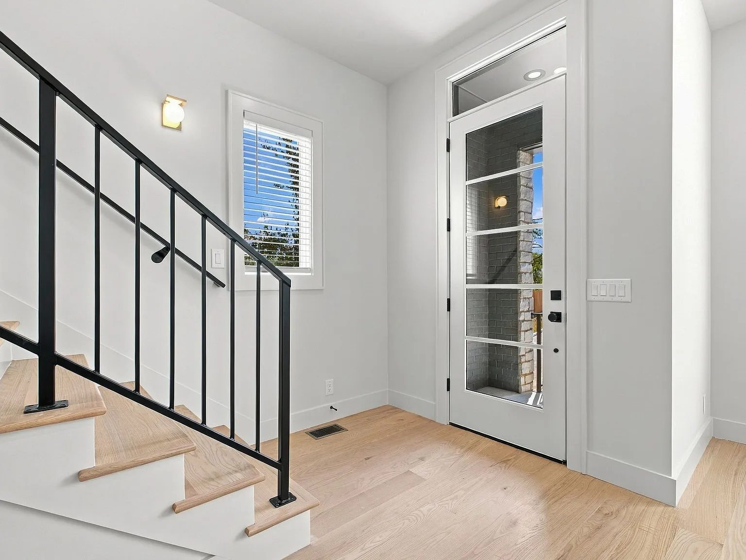 4 bed, 3.5 bath, 2473 sqft, $4,850 — Photo 4