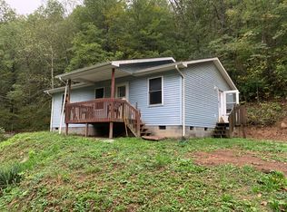 2392 Phillips Holw, Dante, VA 24237