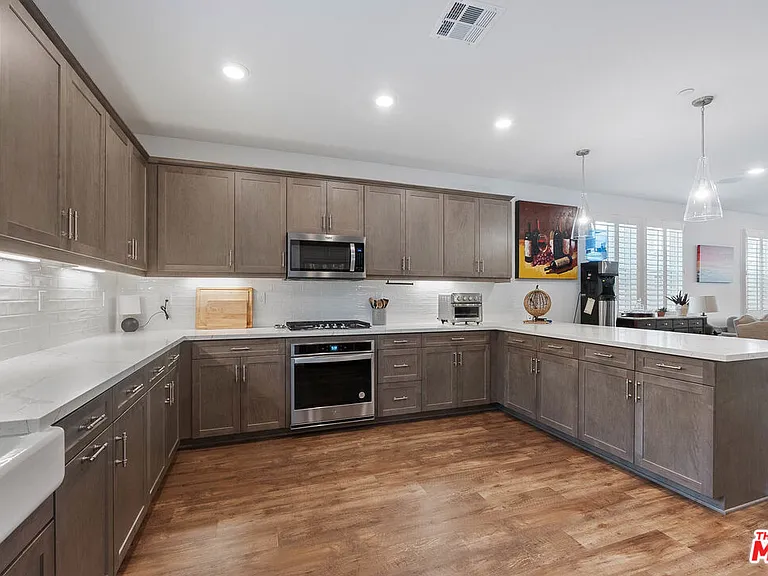 749 Daniel Freeman Cir — Photo 6