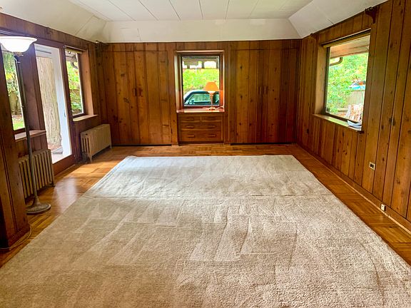 Entrance and front room / Dinning room 25'x13'