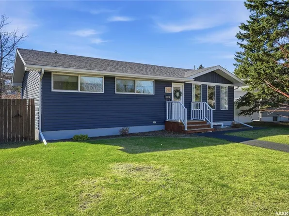 28 Oliver CRESCENT, Saskatoon, SK S7H 3C8