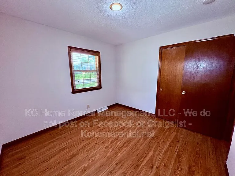6012 Noland Rd — Photo 18
