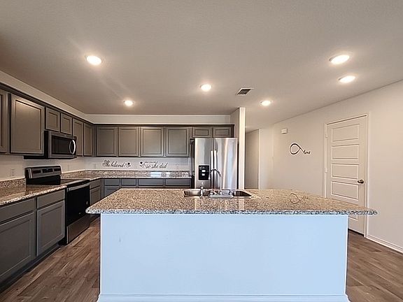 5th image of 633 Quail Meadows Dr