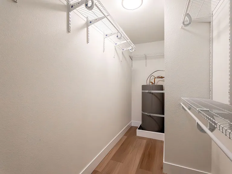5158 S Jones Blvd #203 — Photo 6
