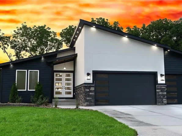 8710 Cleveland Ave, Kansas City, KS 66109