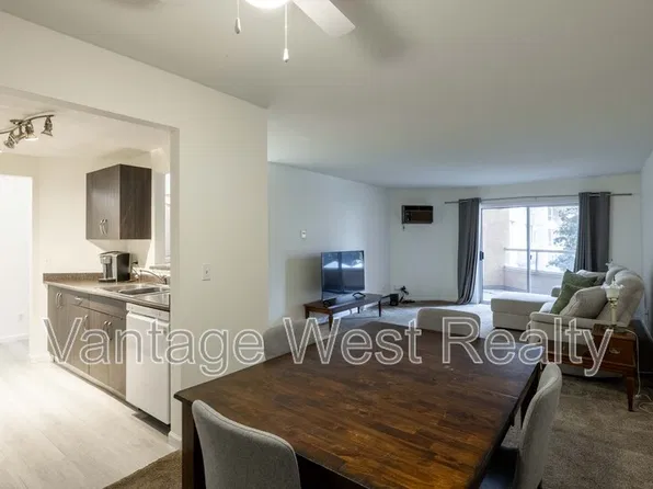 727 Houghton Rd Unit 201, Kelowna, BC V1X 7J7