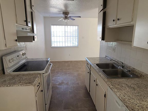 3rd image of 8605 Mettler Dr