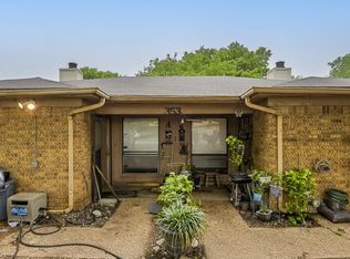 353 N Field St, Burleson, TX 76028