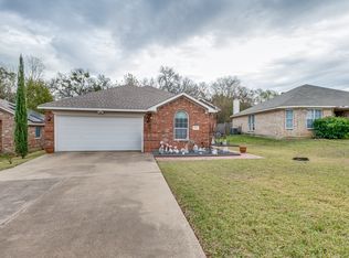 8169 Whitney Ln, Fort Worth, TX 76120