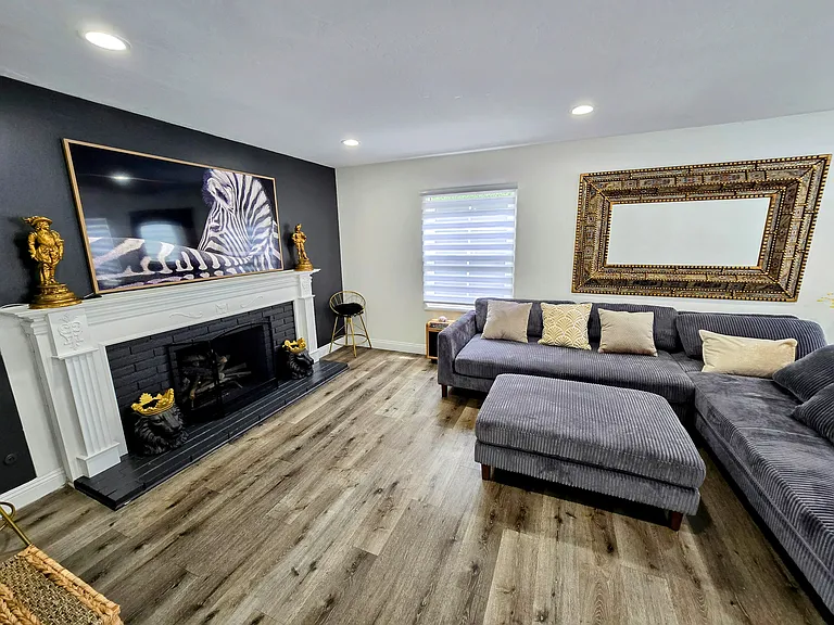 2548 E Wilson Ave — Photo 152
