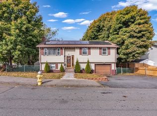 14 Hartford St, Salem, MA 01970