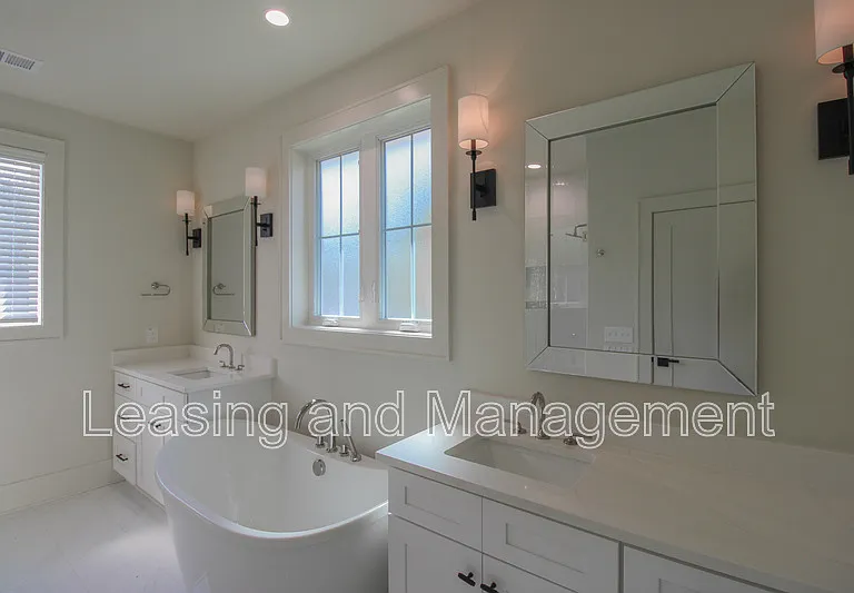 3633 Happyland Blvd — Photo 23