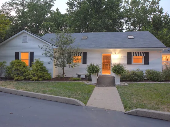 237 Rose Hill Ave, Versailles, KY 40383