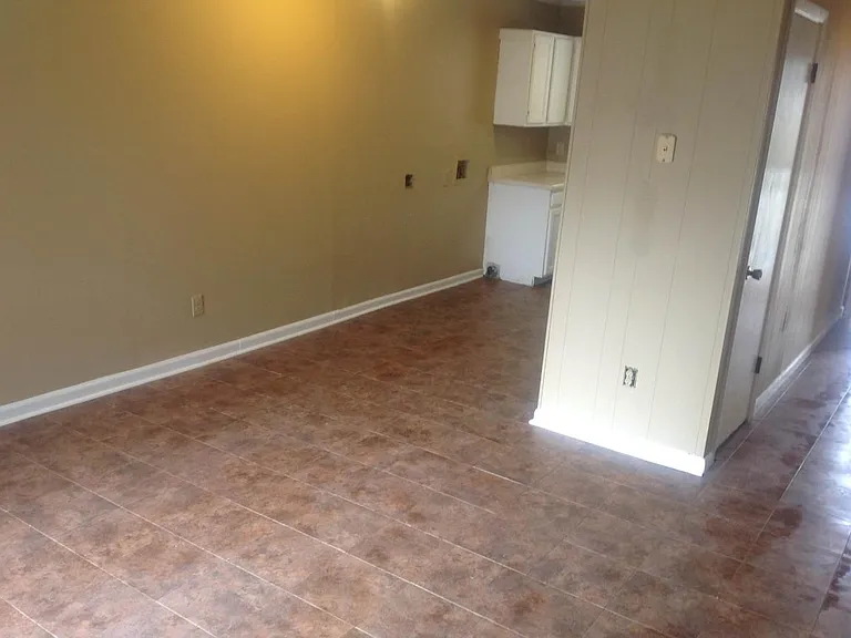 1820 E Johnson Ave — Photo 12