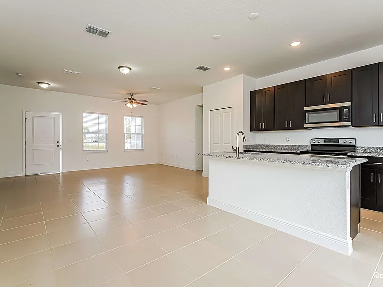 1243 Amazon Ln — Photo 7
