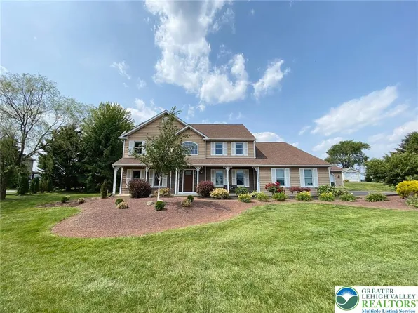 5545 Roberts Rd, Schnecksville, PA 18078