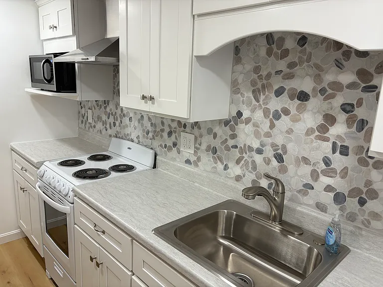219 Seaside Ave — Photo 6