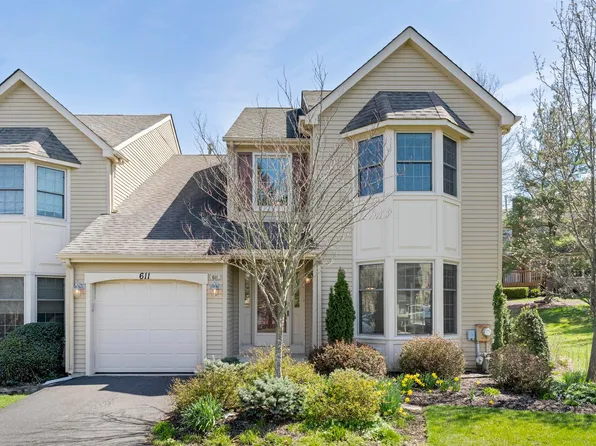 611 Chatham Ct, Chalfont, PA 18914