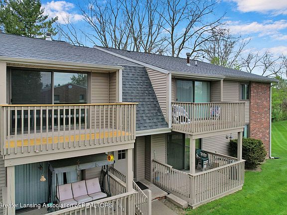 3rd image of 1747 Maple Rdg APT 17