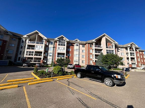 3rd image of 4805 W 45th St #225