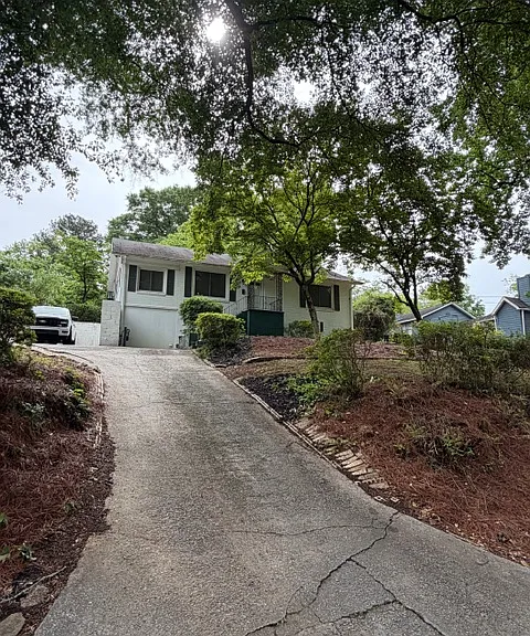 3160 Lake Ave — Photo 1
