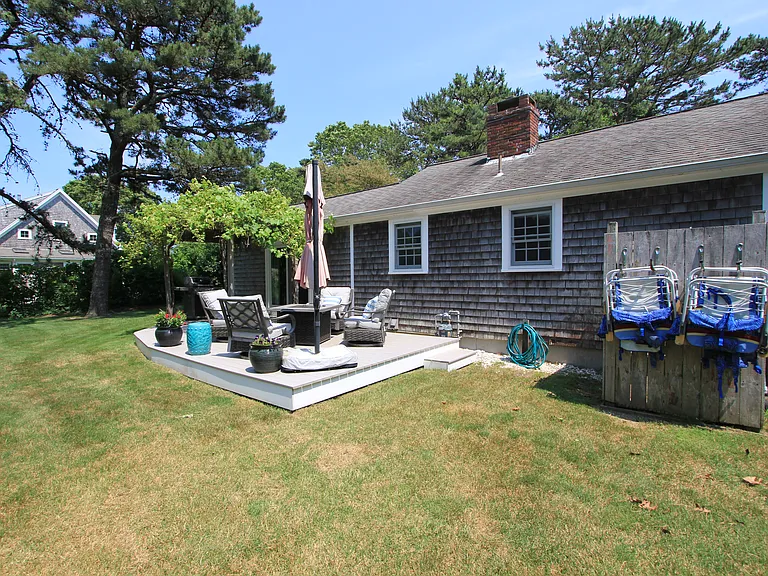 39 Wing Blvd W — Photo 10