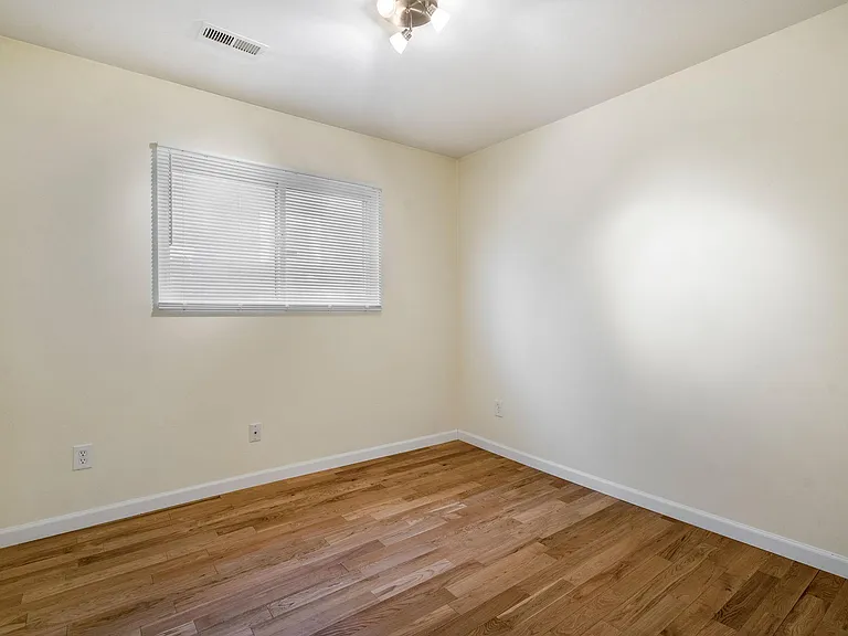 973 E Forteen Mile Rd — Photo 10