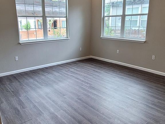 5th image of 414 Cactus St