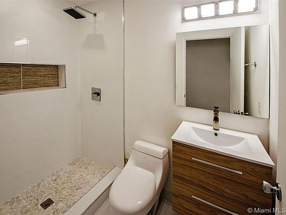 5th image of 729 Meridian Ave APT 6