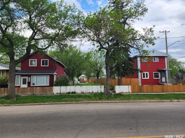 403 H Avenue S, Saskatoon, SK S7M 1W6