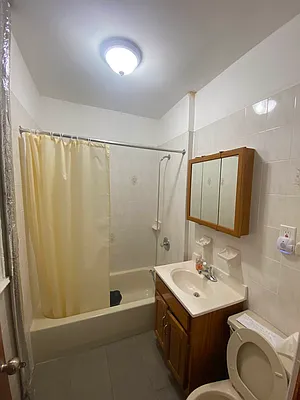 Rented by King Zone Realty Inc | media 16