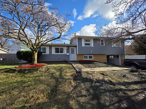 1519 Parklane Dr, Bettendorf, IA 52722