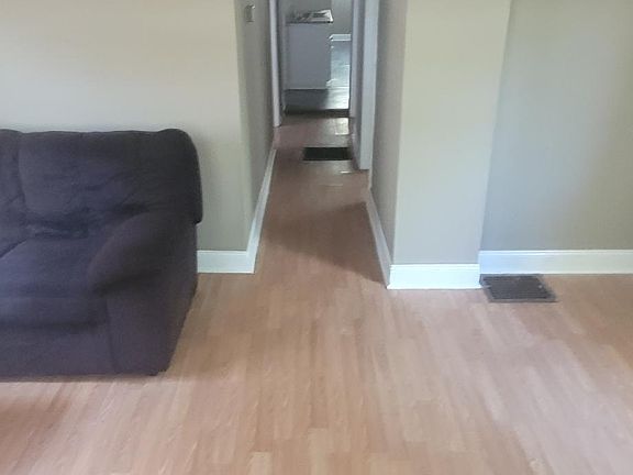 3rd image of 2295 Hamilton Ave