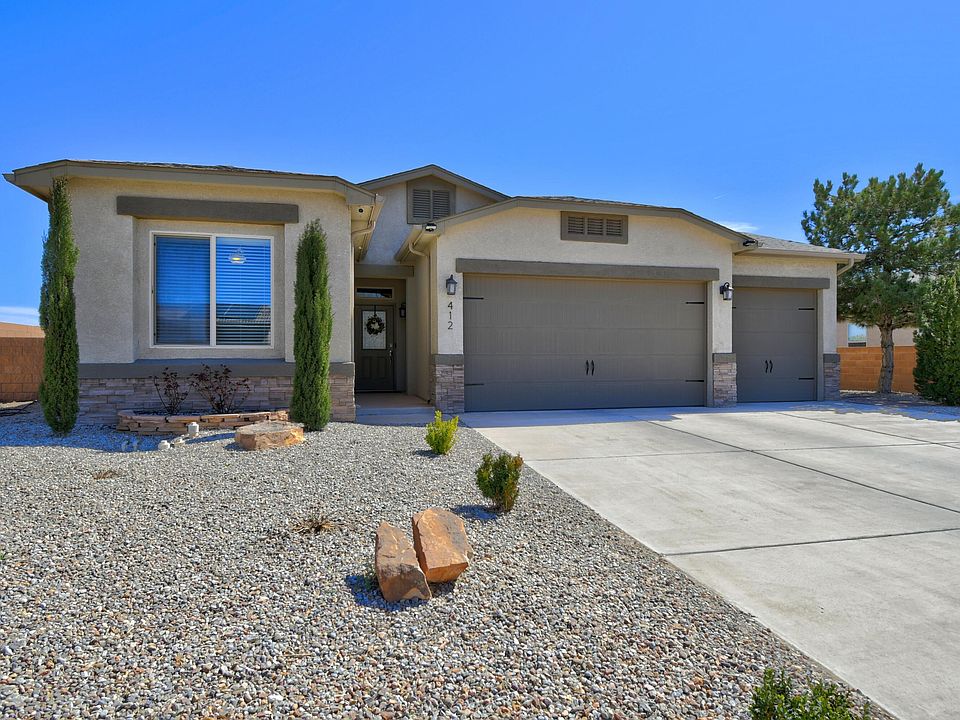 1st image of 412 Landing Trl NE