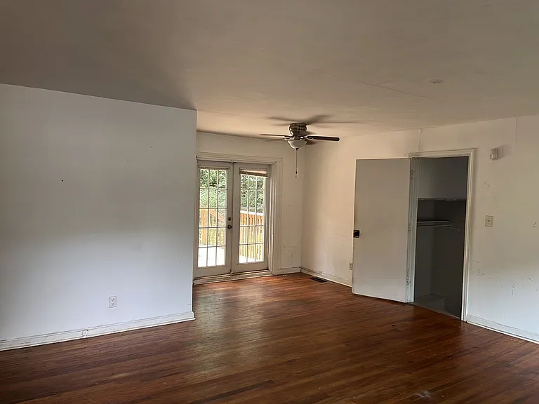 408 Murat St — Photo 9