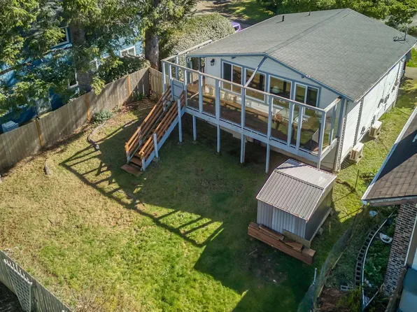 1424 SE 3rd St, Lincoln City, OR 97367