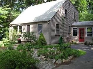 5 Abington St, Hingham, MA 02043