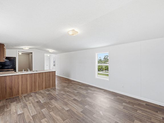 2nd image of 20751 Garden Dr