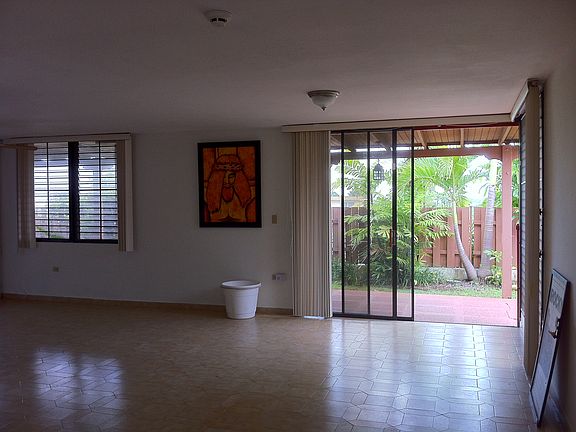 Dinning Room to Terrace