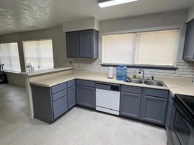 3 bed, 2.5 bath, 1821 sqft, $1,795 — Photo 4