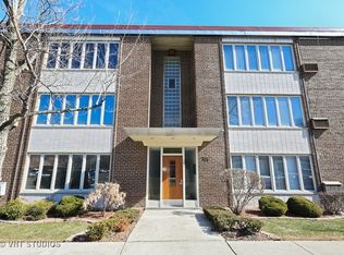701 Busse Hwy APT 2A, Park Ridge, IL 60068