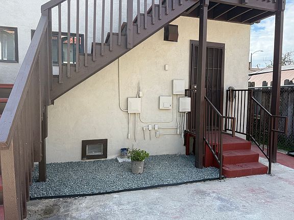 4th image of 1882-1888 N Lime Ave #1884