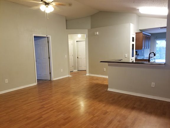 Family room, wood laminate 