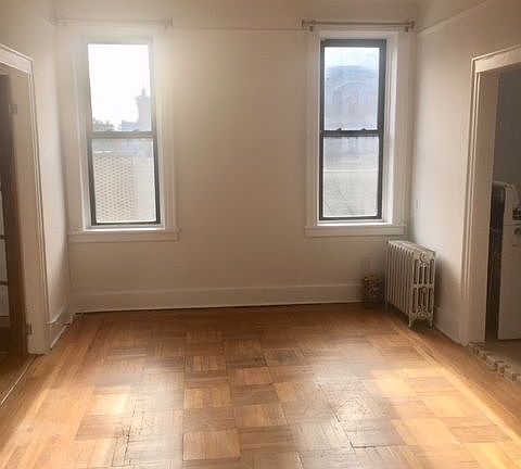 5th image of 325 Manhattan Ave APT 6