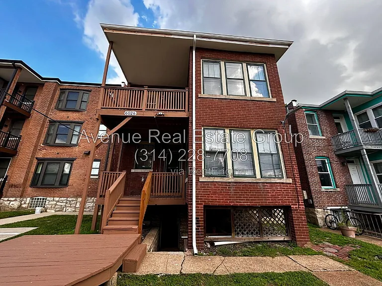 6026 Pershing Ave — Photo 14